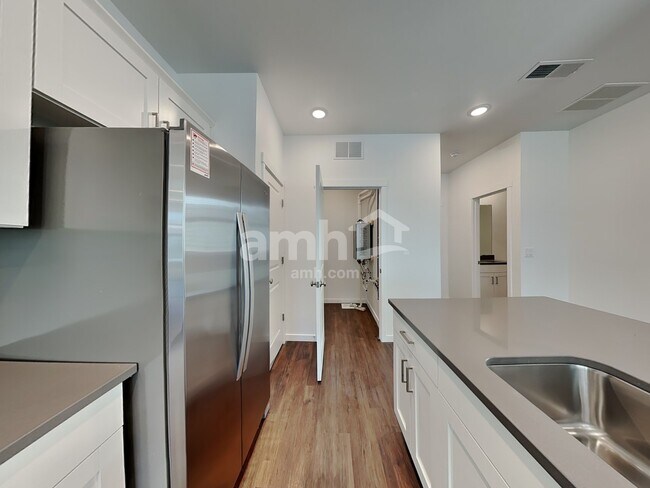 Foto del edificio - 23586 E 2nd Pl
