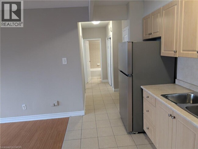 Building Photo - 468 Ottawa St N