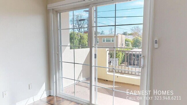 Foto del edificio - 14242 Burbank Blvd