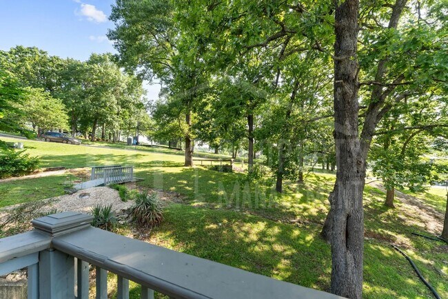 Foto del edificio - Beautifully updated 4-bedroom, 3-bath duplex in Branson!