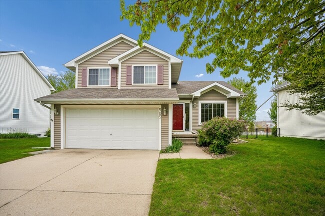 Building Photo - 505 SE Crabapple Dr
