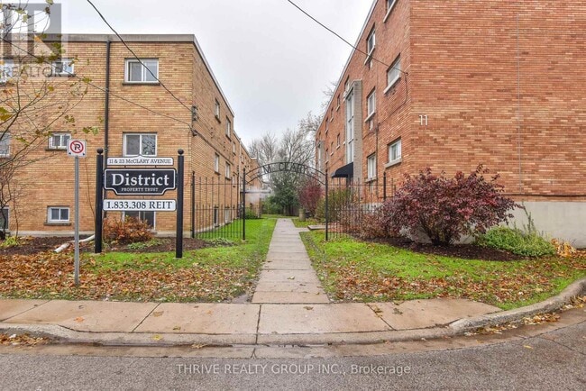 Photo du bâtiment - 11-11 McClary Ave