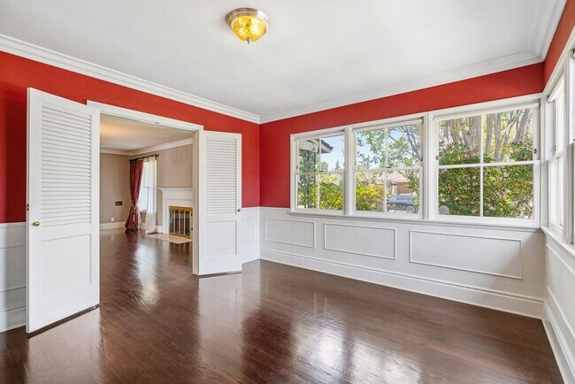 Building Photo - A must see home in San Marino