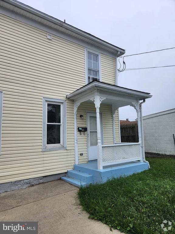 Building Photo - 422 Faulkner Ave