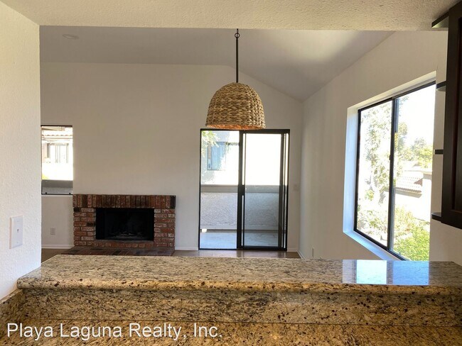 Building Photo - 3 br, 2 bath House - 28151 Montecito #40