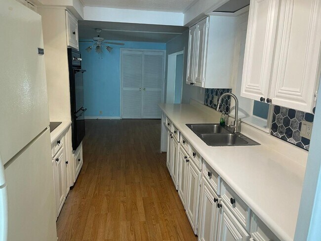 Foto del edificio - 1021 Wingo Dr