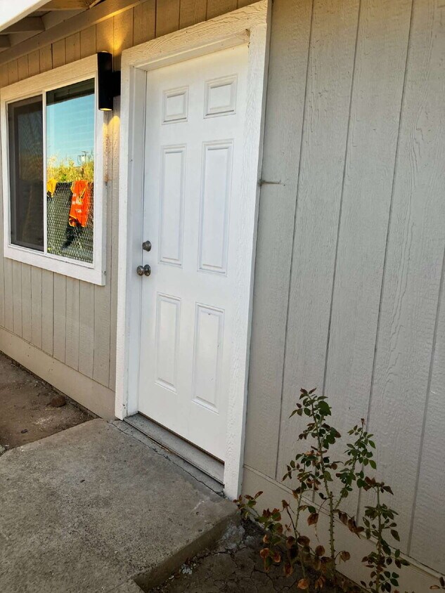 Foto principal - "Charming 2-Bedroom Retreat in Merced - Yo...