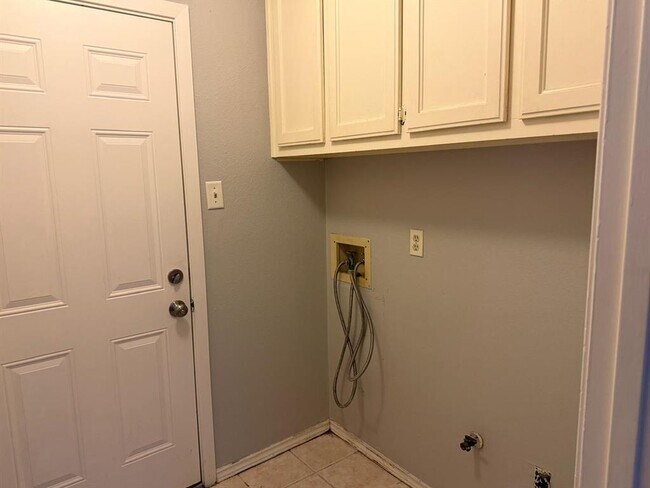 Foto del edificio - 6504 J Gregg Cove