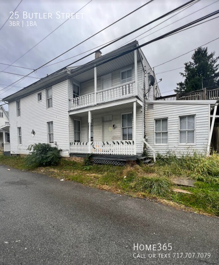 3 Bedroom, 1 Bathroom Townhouse Available House Rental in