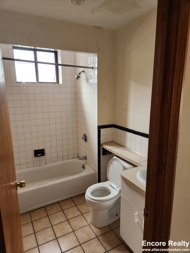 Building Photo - 369A Centre St