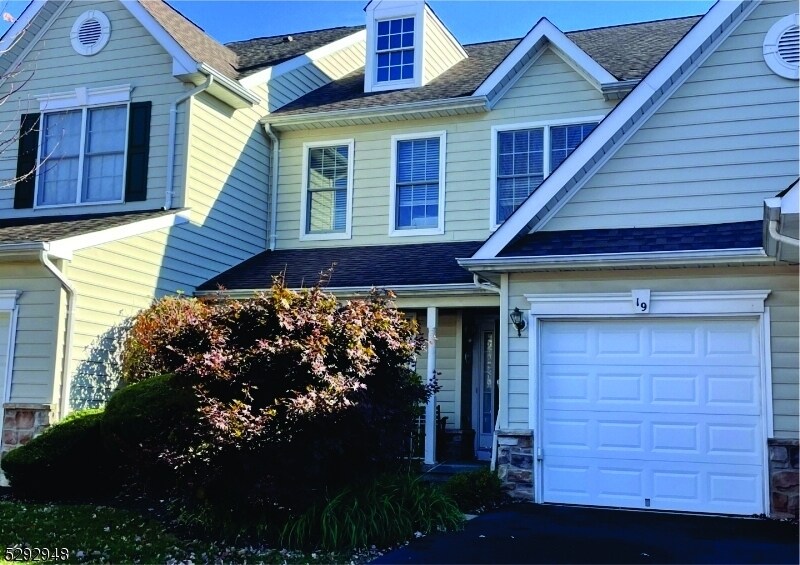 Foto principal - 19 Patriot Hill Dr