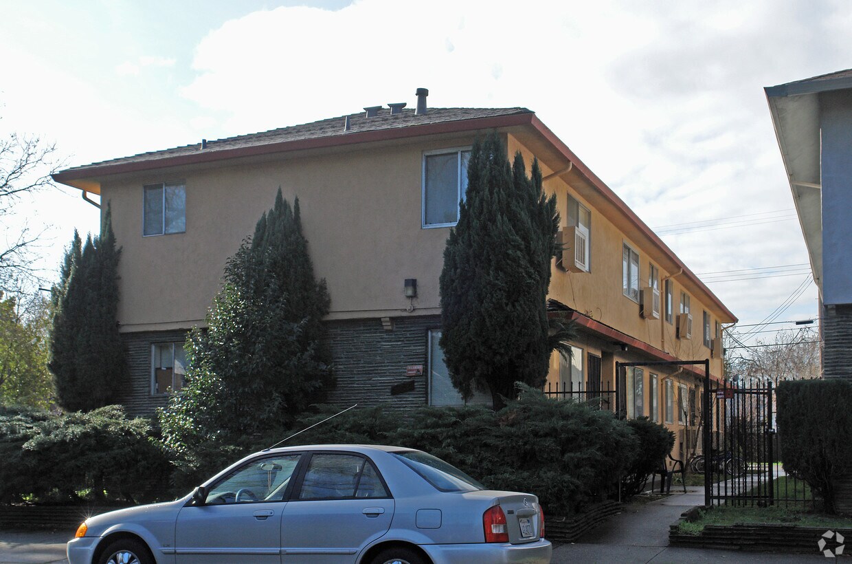 Primary Photo - 3236 X St