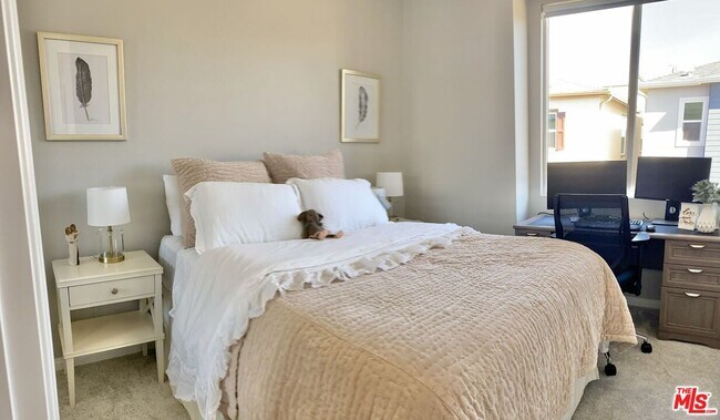 Building Photo - 713 Daniel Freeman Cir