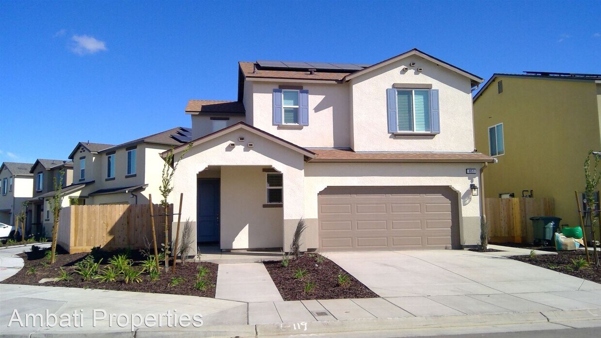 3 br, 2.5 bath House 851 Amanecer Ave House for Rent in Clovis, CA