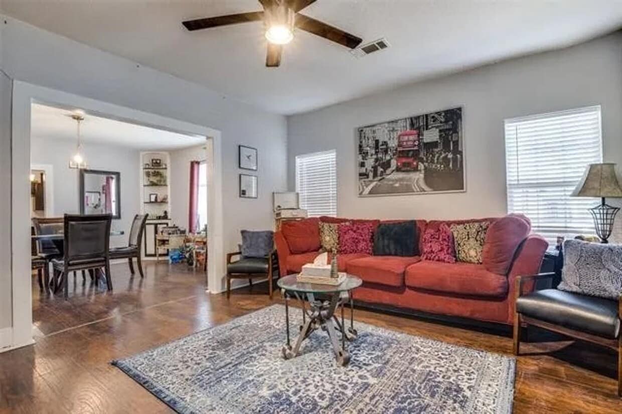 Recently renovated Mount Auburn home - Recently renovated Mount Auburn home