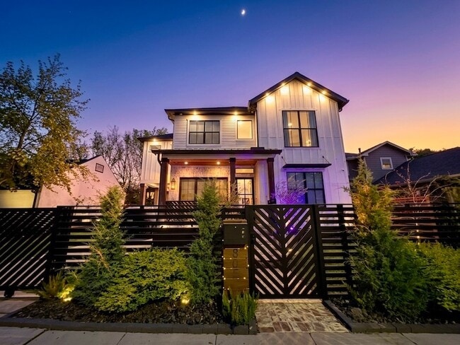 Photo - 805 Cordell St House