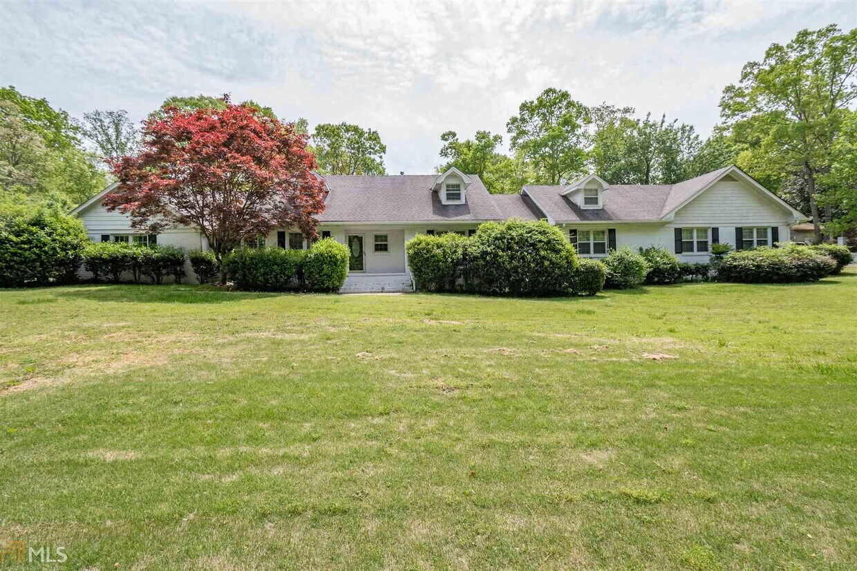 Primary Photo - 353 Summit Ridge Dr