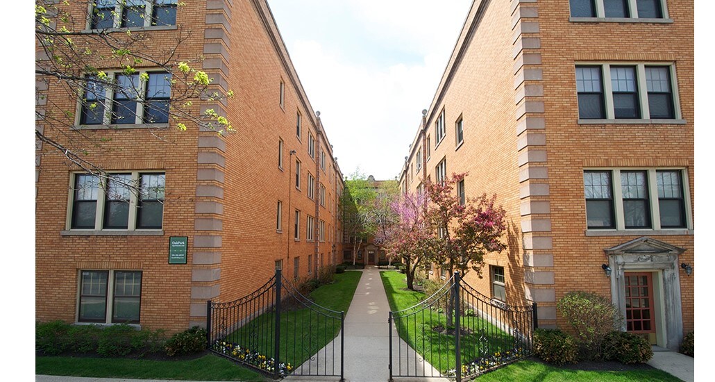 906 N Austin Blvd, Oak Park, IL 60302 Apartments in Oak Park, IL