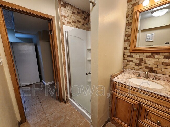 Foto del edificio - 604 W Seerley Blvd