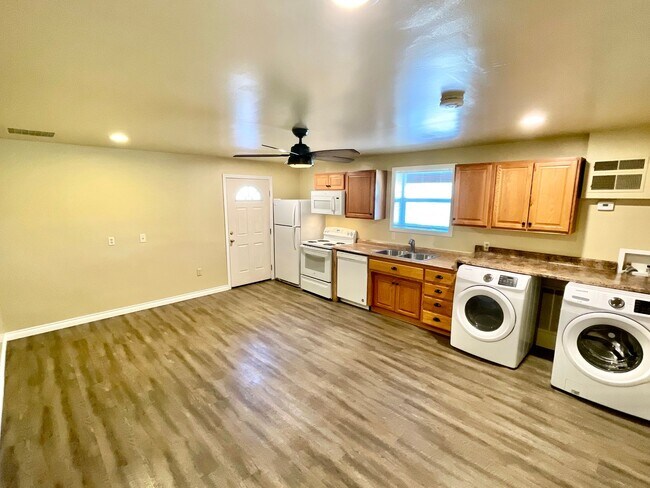 Foto del edificio - 6412-6416-6424 S 6th St.