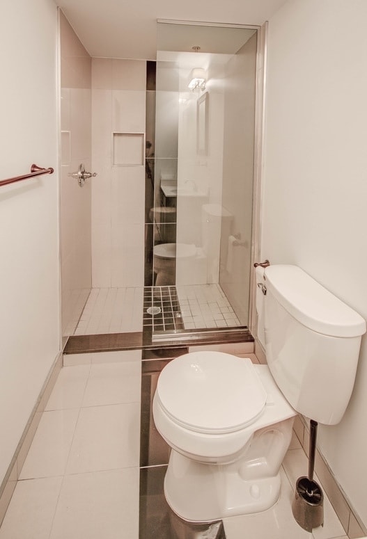 Bathroom - 16 E Biddle St