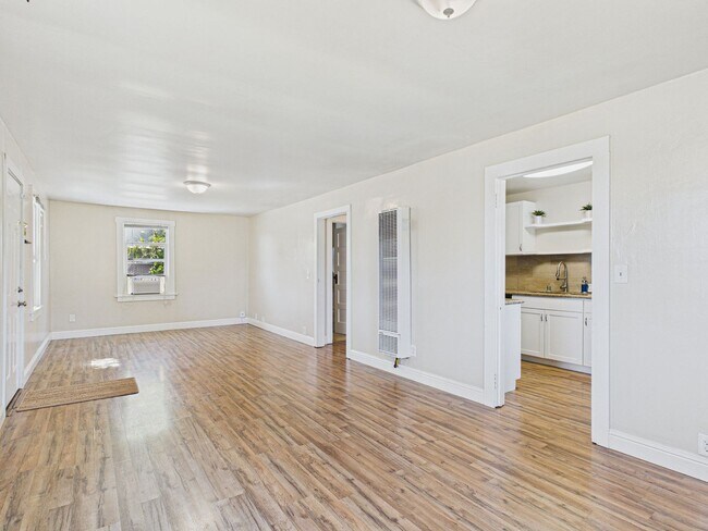 Foto del edificio - 2 bed 1 bath - Beautiful Outdoor Living