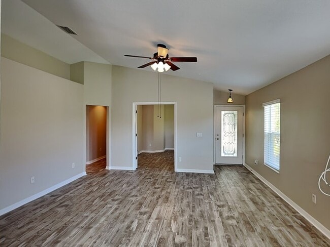 Building Photo - 10113 36th Ct E