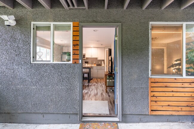 Foto del edificio - 1045 NE 115th St
