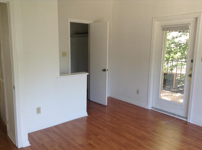 Walk in closet Large bedroom - 3115 Tom Green St