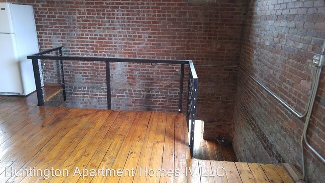 Building Photo - 301-337 Temple St