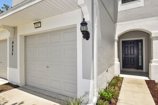 Foto del edificio - 4425 SW 52nd Cir