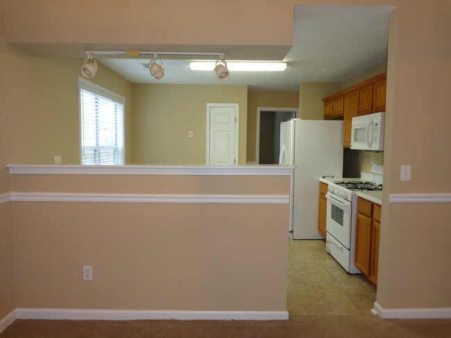 Building Photo - 3730 Sugarbrook Dr