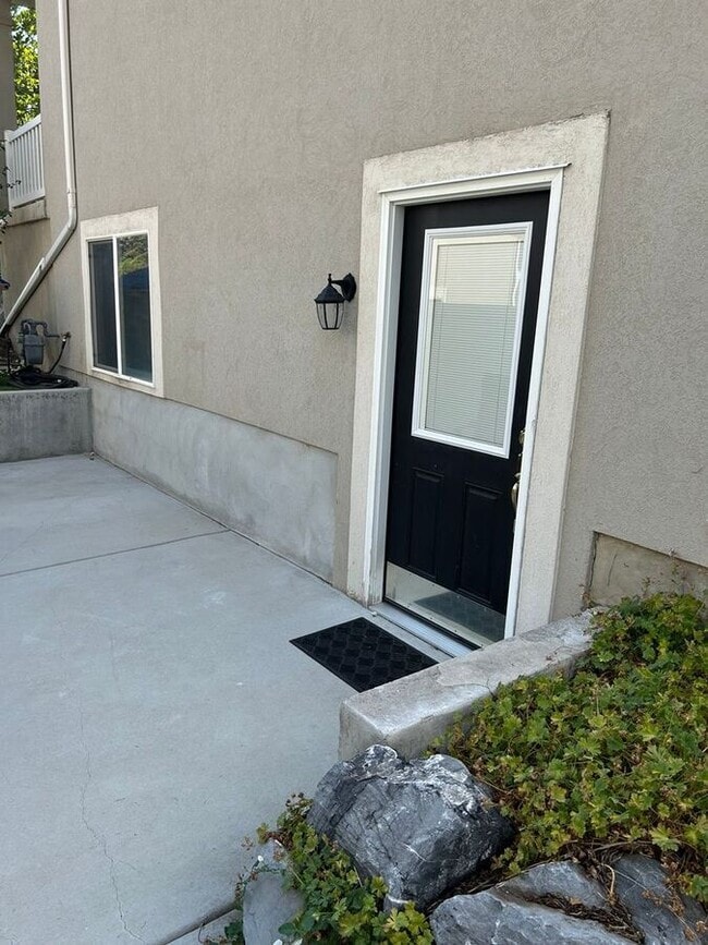 Building Photo - 13982 Hawberry Rd