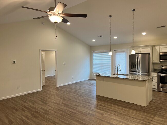 Building Photo - 5860 Trestle Way