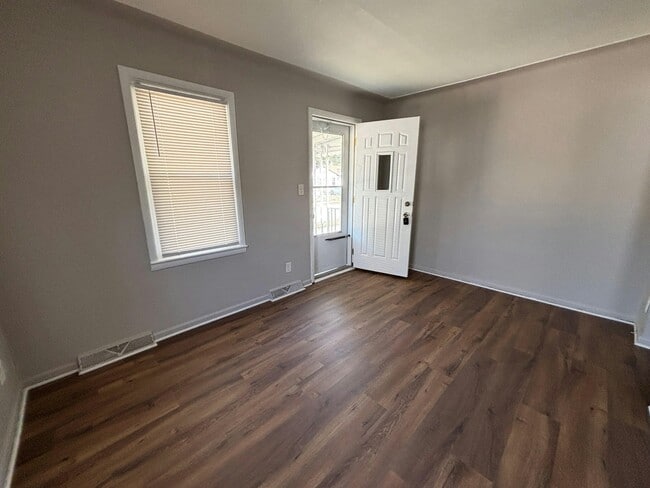 Building Photo - 7034 Yacht Ave