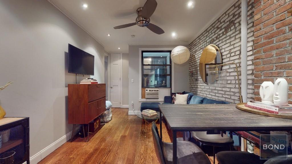 Primary Photo - 436 W 52nd St