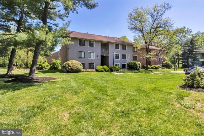 Building Photo - 117 Echelon Rd