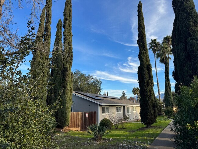 Foto del edificio - 1650 Farm Bureau Rd