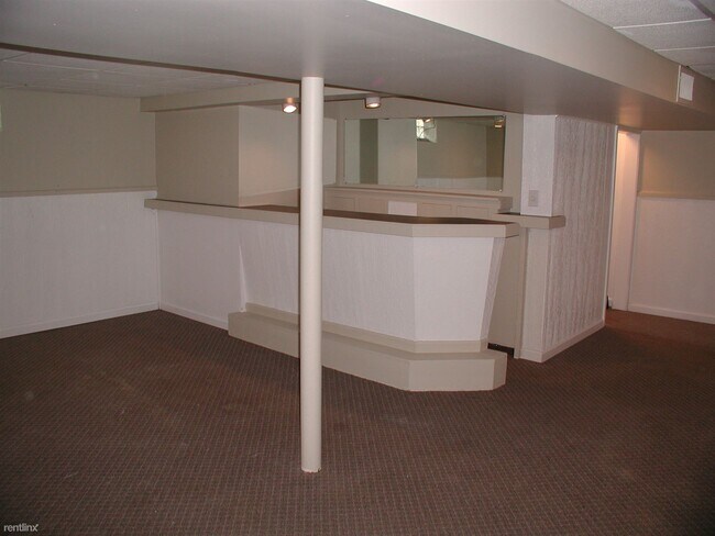 Building Photo - 3 br, 2 bath House - 10020 Seltzer St