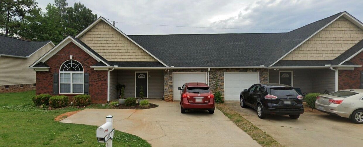 Primary Photo - 512 Victoria Manor Dr