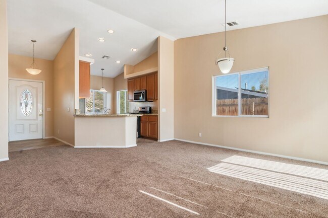 Foto del edificio - 3 Bedroom home in the beloved Joshua Tree area