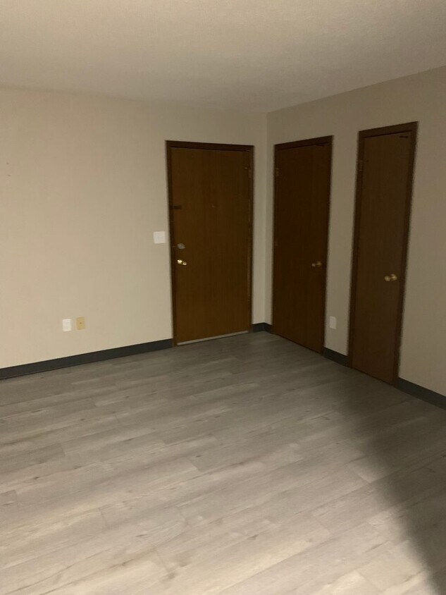 Foto principal - 400 3rd Ave SW