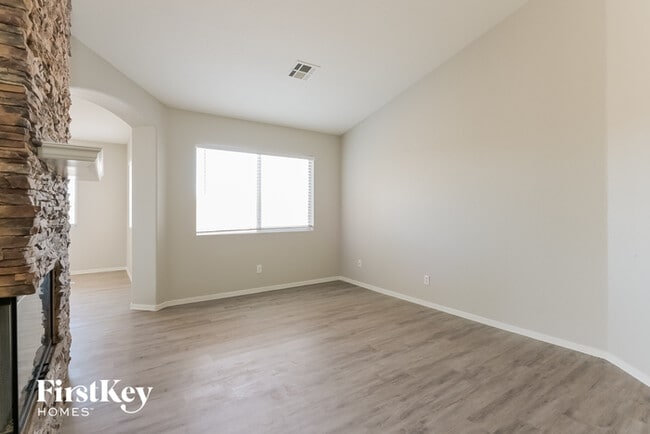 Building Photo - 528 Waterwheel Falls Dr