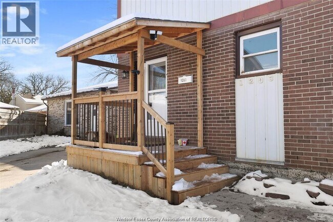 Photo du bâtiment - 1203 Cottage Pl
