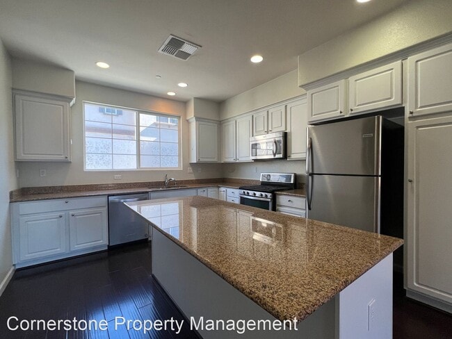 Building Photo - 3 br, 3.5 bath House - 1050 Vanilla Walkway