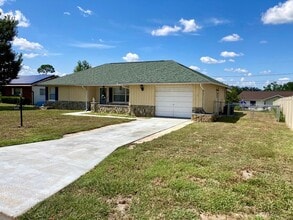 Building Photo - 945 W Catbrier Ln