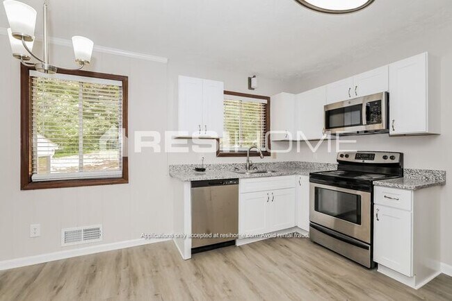 Building Photo - 467 Burgundy Ct