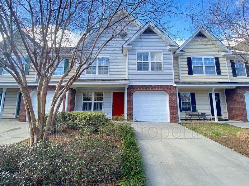 Primary Photo - 127 Darcy Ave