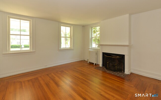 Foto del edificio - 15 Hawkins Rd