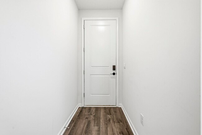 Foto del edificio - 3412 Bells Lk Cir